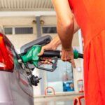 Wie man Dieselflecken effektiv aus der Kleidung entfernt, ohne sie zu beschädigen wie man Dieselflecken aus Kleidung entfernt