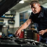 7 Schritte zum Abklemmen der Autobatterie Sicherheitsgrundsätze wie man die Autobatterie abklemmt