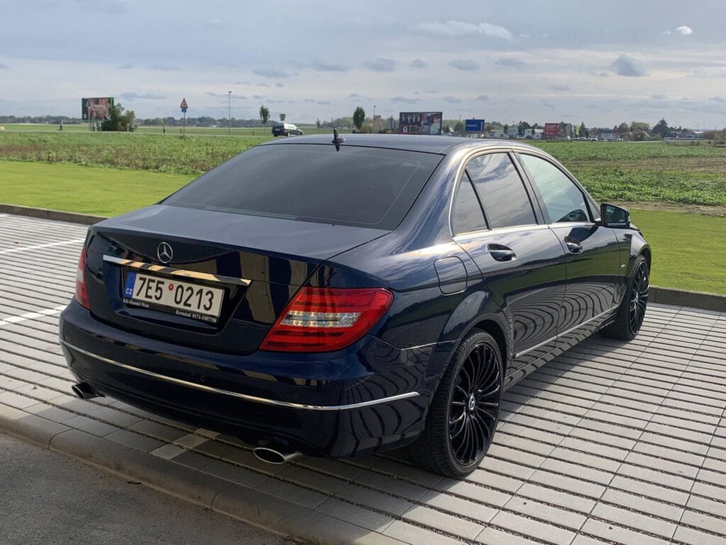 Mercedes-Benz C350 W204 3.5 CGI (2011)