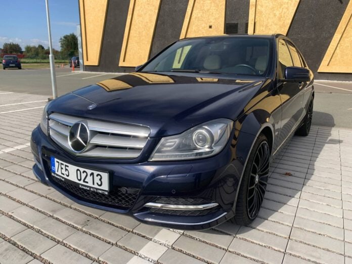 Mercedes-Benz C350 W204 3.5 CGI (2011) Mercedes-Benz C350 W204 3.5 CGI (2011)