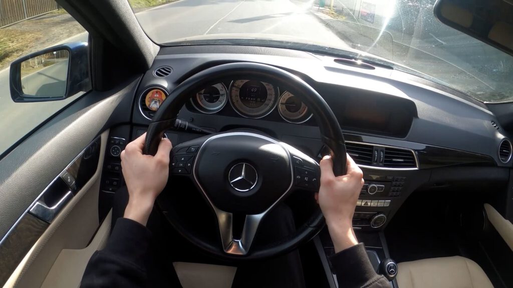 Mercedes-Benz C350 W204 3.5 CGI (2011)