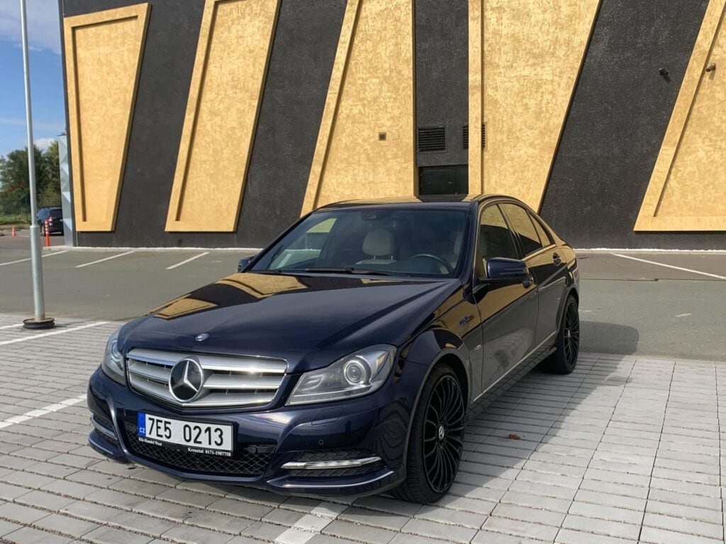 Mercedes-Benz C350 W204 3.5 CGI (2011)