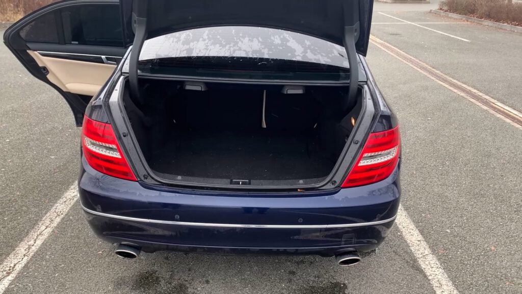 Mercedes-Benz C350 W204 3.5 CGI (2011)