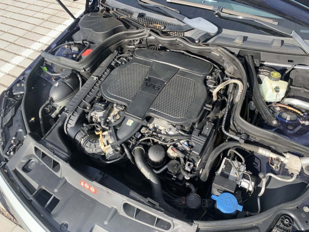 Mercedes-Benz C350 W204 3.5 CGI (2011)