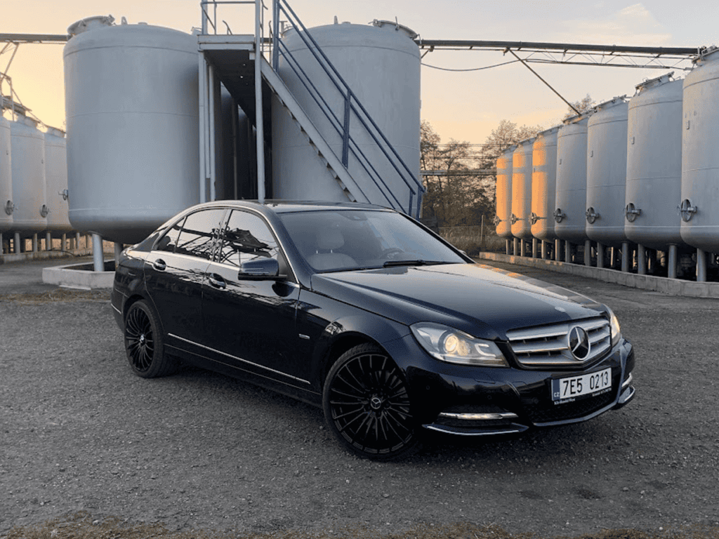 Mercedes-Benz C350 W204 3.5 CGI (2011)