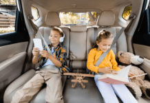 „Wann sind wir endlich da?“ Wie man Kinder unterwegs unterhält: Tipps nach Alter Wie man Kinder im Auto unterhält